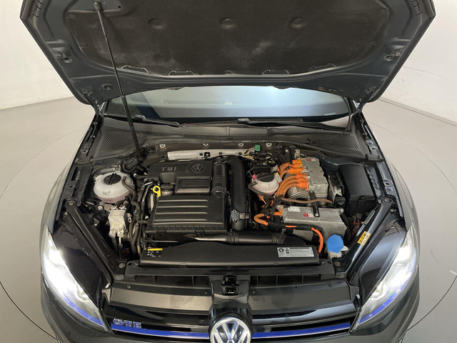 Volkswagen Golf 1.4 TSI GTE DSG LED Navigatie Parkeersensoren Climate Control