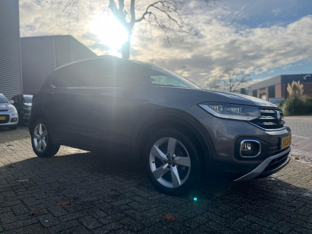 volkswagen-t-cross-1.5-tsi-150pk-style-automaat-nl-auto-1eig-nap-navi-trekhaak-stoelverwarming-keyless-full-led-digi-dash-incl-btw