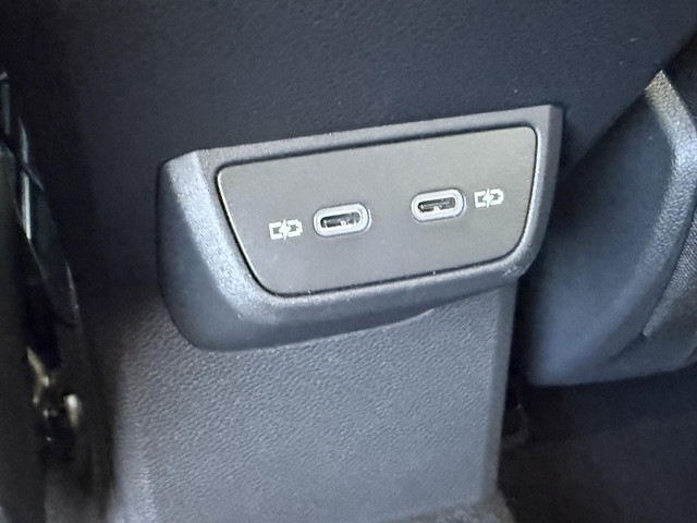 Volkswagen Polo 1.0 TSI Style Facelift NP € 39.310,- Full options Apple Carplay & Android Stoelverwarming Grote NAV Camera