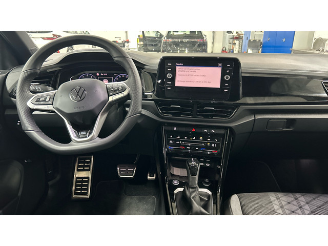 Volkswagen T-Roc 1.5 TSI R-LINE 150PK BLACK EDITION DSG | Panoramadak | LED Matrix | El. achterklep