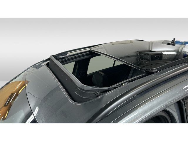 Volkswagen T-Roc 1.5 TSI R-LINE 150PK BLACK EDITION DSG | Panoramadak | LED Matrix | El. achterklep