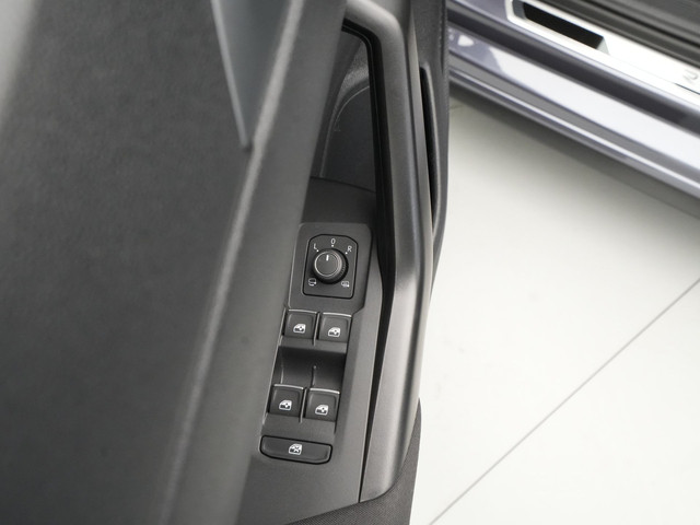 Volkswagen Polo 1.0 TSI 110pk DSG R-Line Business Navigatie Camera Stoelverwarming Acc 287