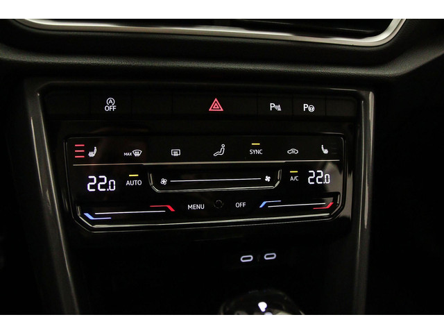 Volkswagen T-Roc Style 1.5 TSI 150pk DSG Automaat Trekhaak, Adaptive cruise control, Navigatie, Achteruitrijcamera, Stoelverwarming, Parkeersenso