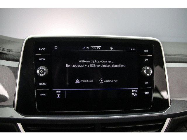 Volkswagen T-Roc Style 1.5 TSI 150pk DSG Automaat Trekhaak, Adaptive cruise control, Navigatie, Achteruitrijcamera, Stoelverwarming, Parkeersenso