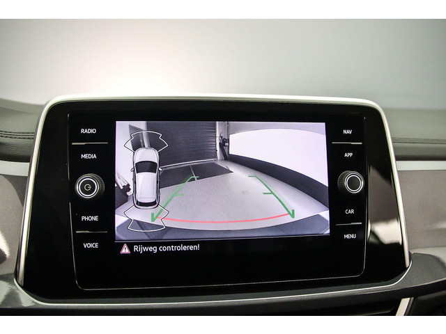 Volkswagen T-Roc Style 1.5 TSI 150pk DSG Automaat Trekhaak, Adaptive cruise control, Navigatie, Achteruitrijcamera, Stoelverwarming, Parkeersenso