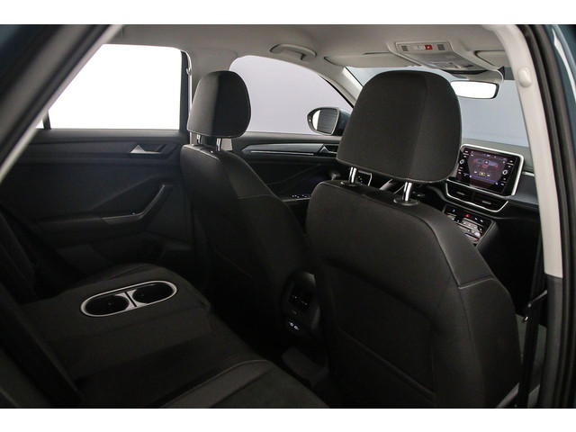 Volkswagen T-Roc Style 1.5 TSI 150pk DSG Automaat Trekhaak, Adaptive cruise control, Navigatie, Achteruitrijcamera, Stoelverwarming, Parkeersenso