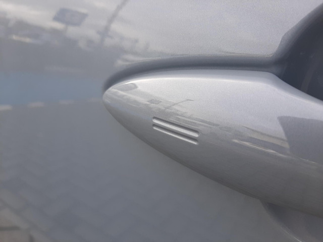 Toyota Corolla Cross Hybrid 140 Style ALL-SEASON PARK-SENSOREN KEYLESS BLIND-SPOT STOEL STUURVERW AD-CRUISE ELEK-ACHTERKLEP CAMERA DRAADLOOS-LADEN