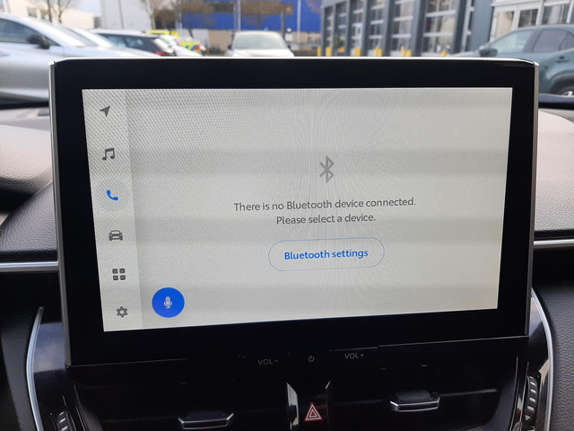 Toyota Corolla Cross Hybrid 140 Style ALL-SEASON PARK-SENSOREN KEYLESS BLIND-SPOT STOEL STUURVERW AD-CRUISE ELEK-ACHTERKLEP CAMERA DRAADLOOS-LADEN