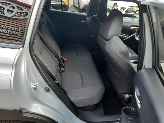 Toyota Corolla Cross Hybrid 140 Style ALL-SEASON PARK-SENSOREN KEYLESS BLIND-SPOT STOEL STUURVERW AD-CRUISE ELEK-ACHTERKLEP CAMERA DRAADLOOS-LADEN