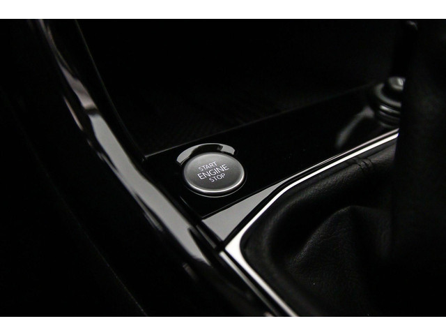 Volkswagen T-Cross Life Edition 1.0 TSI 115pk DSG Automaat Adaptive cruise control, Achteruitrijcamera, Parkeersensoren, Stoelverwarming, Airco, LE