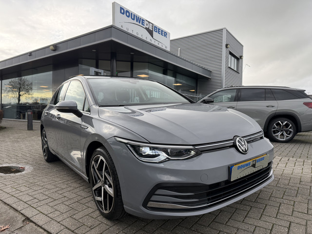 volkswagen-golf-1.5-etsi-style-pano-dak---iq.-light---stoelverw.---massage--