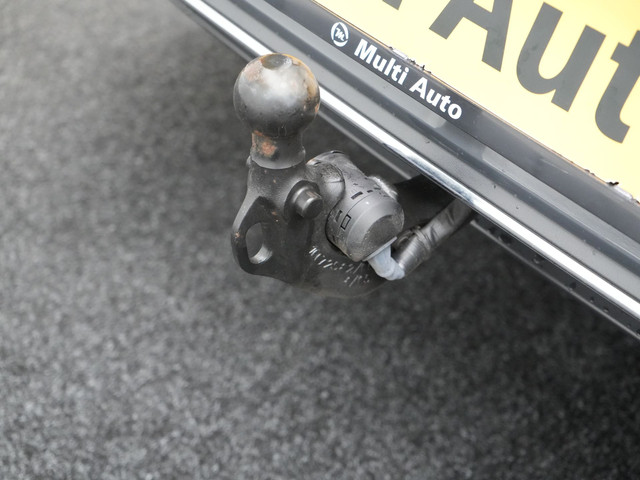 Volkswagen Golf 1.4 eHybrid Style Plug In Hybrid 204pk Dealer O.H. PHEV | Trekhaak Af Fabriek | Panodak | Adaptive Cruise | IQ Light | Alcantara