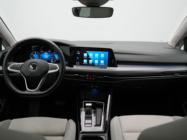 Volkswagen Golf 1.4 eHybrid Style Plug In Hybrid 204pk Dealer O.H. PHEV | Trekhaak Af Fabriek | Panodak | Adaptive Cruise | IQ Light | Alcantara