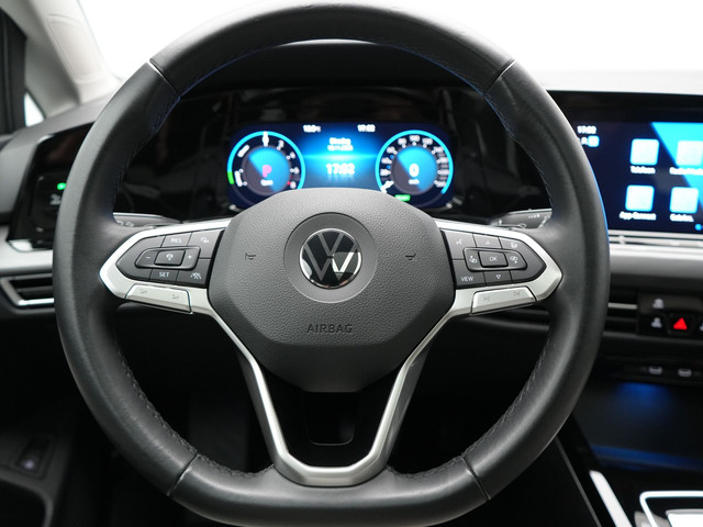 Volkswagen Golf 1.4 eHybrid Style Plug In Hybrid 204pk Dealer O.H. PHEV | Trekhaak Af Fabriek | Panodak | Adaptive Cruise | IQ Light | Alcantara