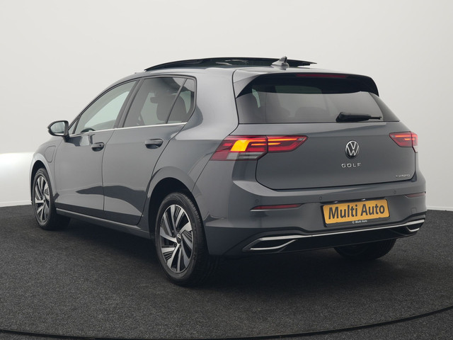 Volkswagen Golf 1.4 eHybrid Style Plug In Hybrid 204pk Dealer O.H. PHEV | Trekhaak Af Fabriek | Panodak | Adaptive Cruise | IQ Light | Alcantara