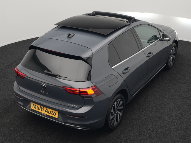 Volkswagen Golf 1.4 eHybrid Style Plug In Hybrid 204pk Dealer O.H. PHEV | Trekhaak Af Fabriek | Panodak | Adaptive Cruise | IQ Light | Alcantara