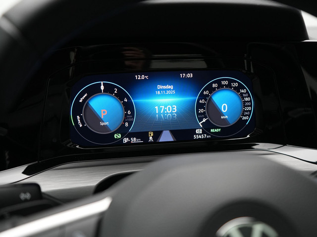 Volkswagen Golf 1.4 eHybrid Style Plug In Hybrid 204pk Dealer O.H. PHEV | Trekhaak Af Fabriek | Panodak | Adaptive Cruise | IQ Light | Alcantara