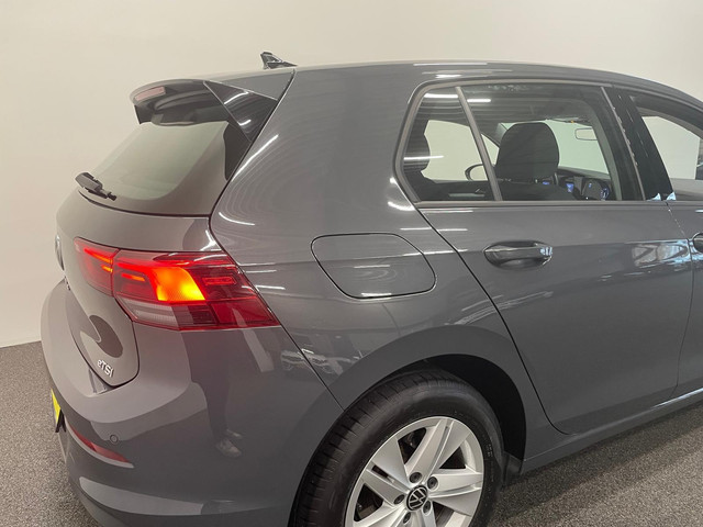 Volkswagen Golf 1.0 eTSI DSG Life Navigatie Apple Carplay Android Auto Parkeersensoren Adaptive Cruise Control Sfeerverlichting Virtual Cockpit