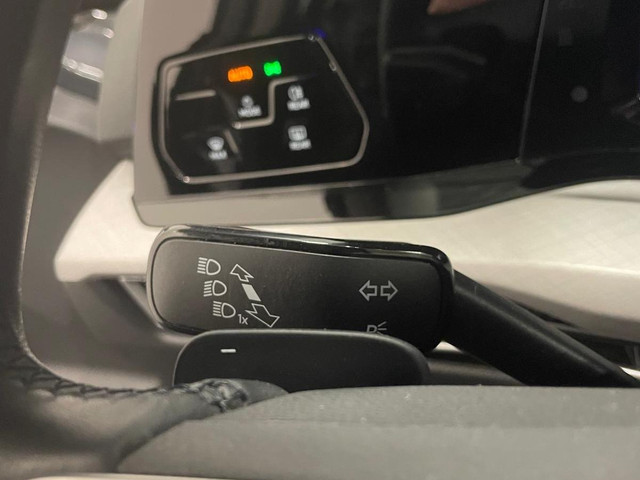 Volkswagen Golf 1.0 eTSI DSG Life Navigatie Apple Carplay Android Auto Parkeersensoren Adaptive Cruise Control Sfeerverlichting Virtual Cockpit
