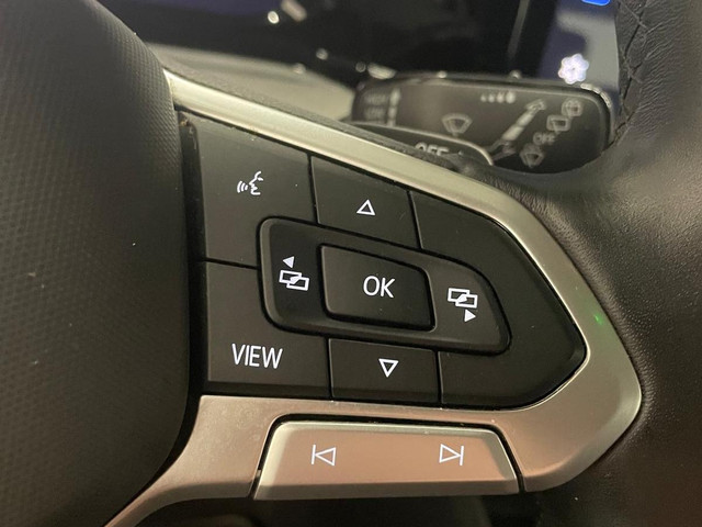 Volkswagen Golf 1.0 eTSI DSG Life Navigatie Apple Carplay Android Auto Parkeersensoren Adaptive Cruise Control Sfeerverlichting Virtual Cockpit