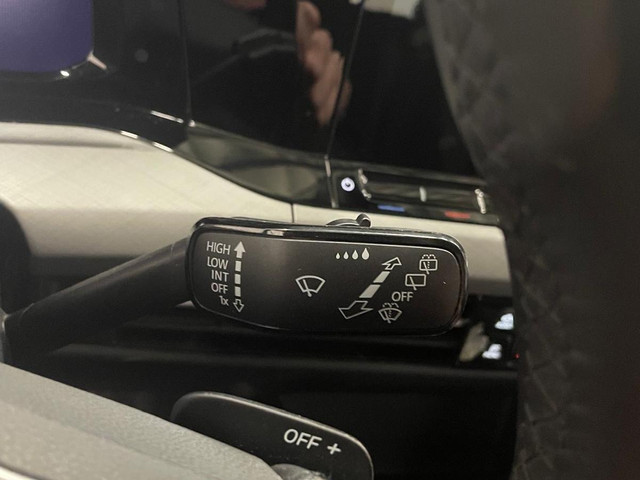 Volkswagen Golf 1.0 eTSI DSG Life Navigatie Apple Carplay Android Auto Parkeersensoren Adaptive Cruise Control Sfeerverlichting Virtual Cockpit