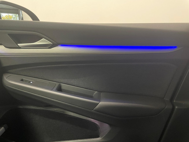 Volkswagen Golf 1.0 eTSI DSG Life Navigatie Apple Carplay Android Auto Parkeersensoren Adaptive Cruise Control Sfeerverlichting Virtual Cockpit