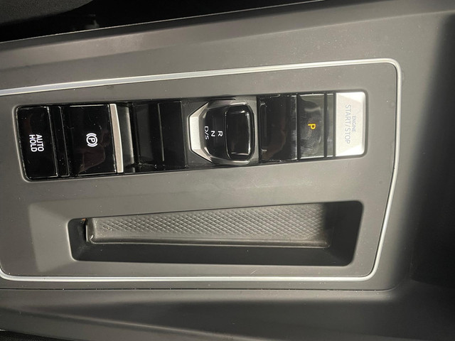 Volkswagen Golf 1.0 eTSI DSG Life Navigatie Apple Carplay Android Auto Parkeersensoren Adaptive Cruise Control Sfeerverlichting Virtual Cockpit