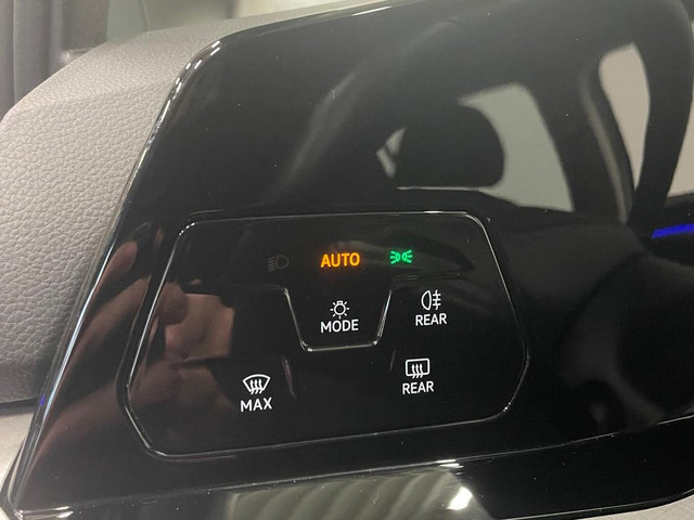 Volkswagen Golf 1.0 eTSI DSG Life Navigatie Apple Carplay Android Auto Parkeersensoren Adaptive Cruise Control Sfeerverlichting Virtual Cockpit