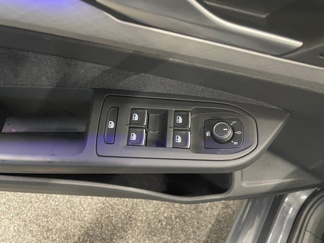 Volkswagen Golf 1.0 eTSI DSG Life Navigatie Apple Carplay Android Auto Parkeersensoren Adaptive Cruise Control Sfeerverlichting Virtual Cockpit