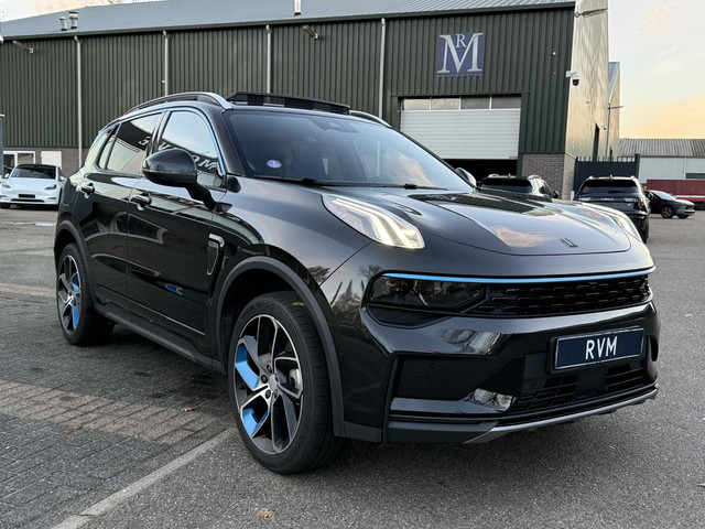 lynk--co-01-1.5-phev-plug-in-hybride---complete-auto---zwarte-hemel---elektrisch-panoramadak---full-options---rijklaar-geleverd---btw-verrek