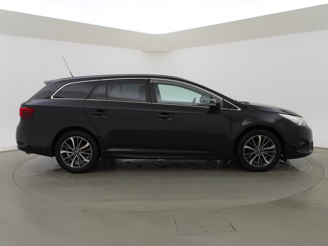 Toyota Avensis Touring Sports 1.6 D-4D-F LEASE PRO + NAVIGATIE   LED   CAMERA