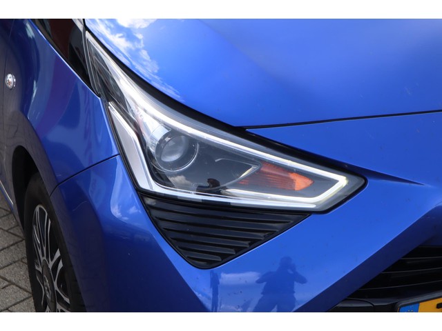 Toyota Aygo X-CLUSIV 5-DEURS CLIMATE KEYLESS APPLE-CARPLAY PREMIUM AUDIO LM-VELGEN PRIVACY GLASS 1e EIGENAAR NWE MODEL