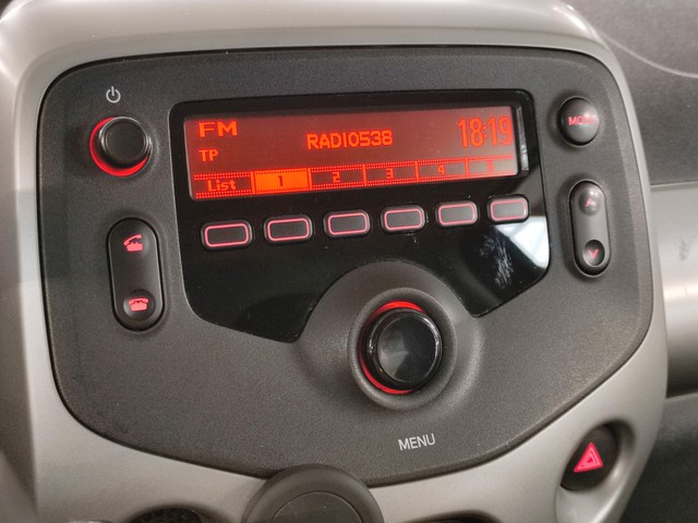 Toyota Aygo 5-deurs 1.0 x-play - Bluetooth - sidebars