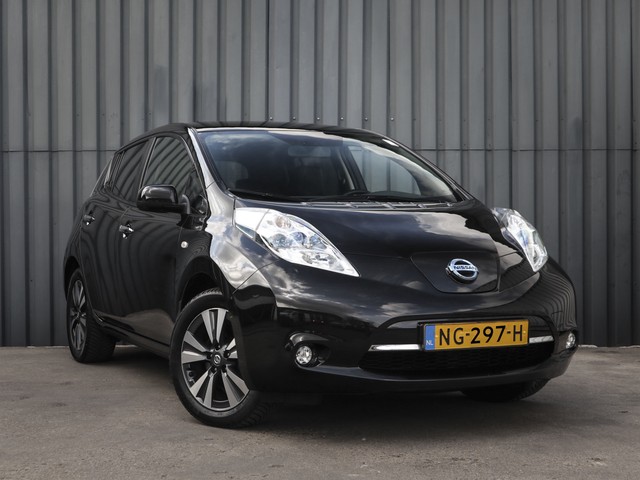 Nissan Leaf Tekna 30 kWh (109PK), (INCL BTW) (SUBSIDIE MOEGELIJK), Automaat, 1-Ste-Eigenaar, Leer, Navigatie, Bose-Audio, 360-Camera, Keyles
