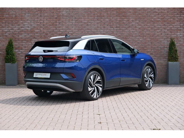 Volkswagen ID.4 204pk 77 kWh First Max | Navi | Climate | Matrix LED | Panorama dak | 360° Camera | Head-up display | Adaptive cruise control | 